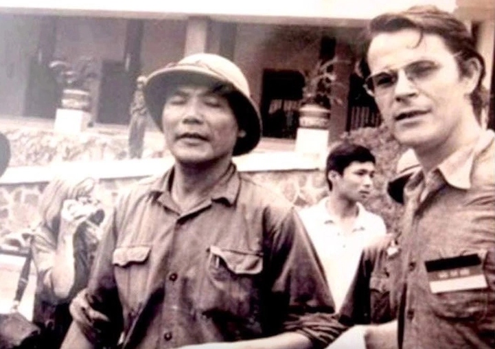 Truy tặng danh hiệu Anh hùng Lực lượng vũ trang nhân dân cho đại tá Bùi Văn Tùng